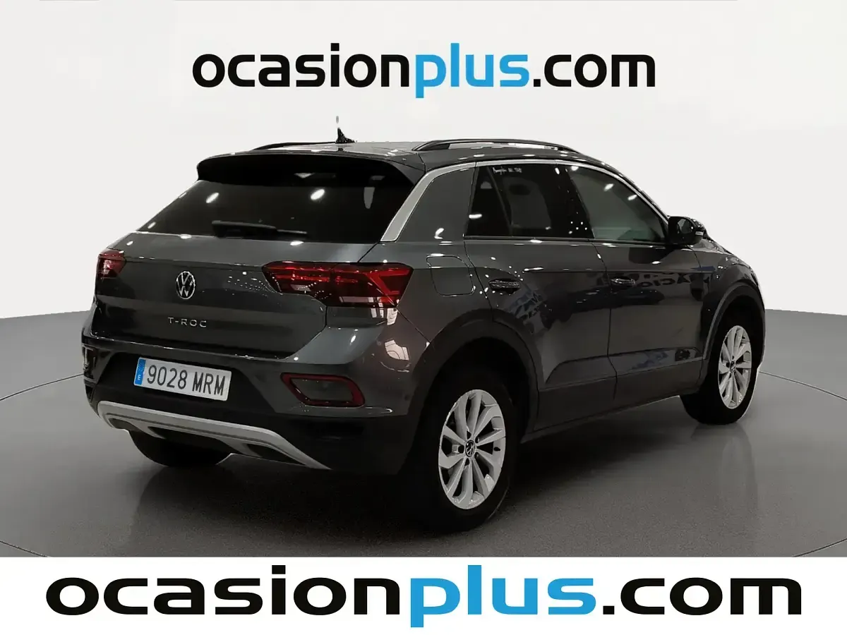 Usado VW T-Roc Life 110 CV (80 kW) 2024 Gris SUV