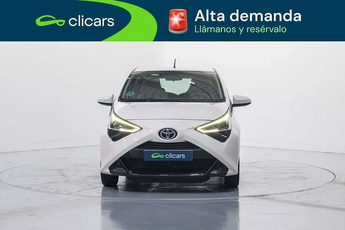 Usado Toyota Aygo X-play 72 CV (52 kW) 2018 Blanco Utilitario
