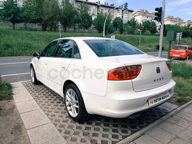 Occasion Seat Exeo Style 143 PK (105 kW) 2012 Wit Sedan