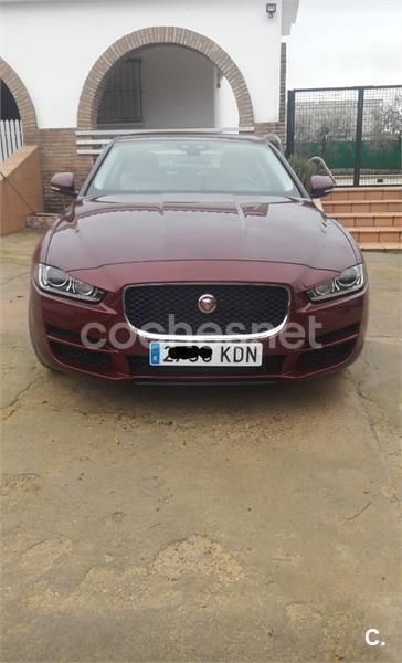 Usado Jaguar XE Prestige 180 CV (132 kW) 2017 Rojo Berlina