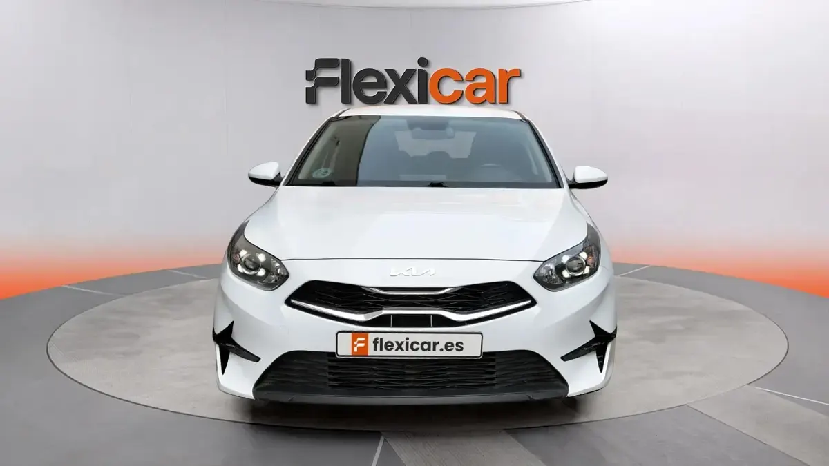 Usado Kia Ceed 101 CV (74 kW) 2022 Blanco Utilitario