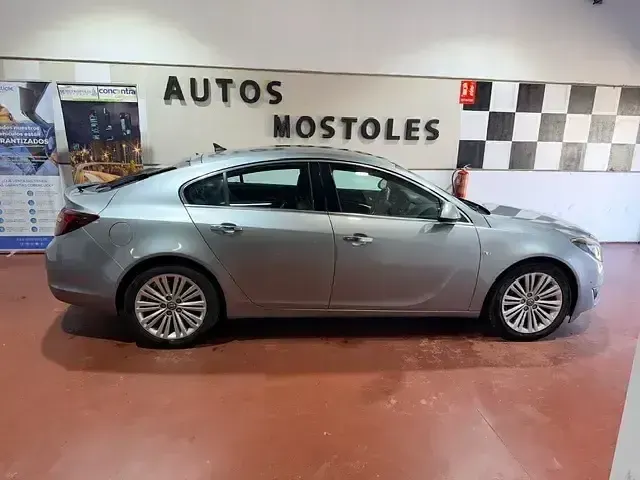 Usado Opel Insignia Business 140 CV (102 kW) 2014 Gris Berlina