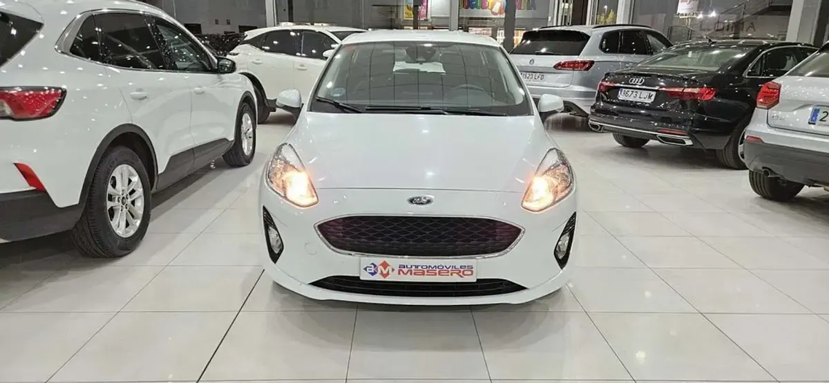 Usado Ford Fiesta Trend 86 CV (63 kW) 2019 Blanco Utilitario