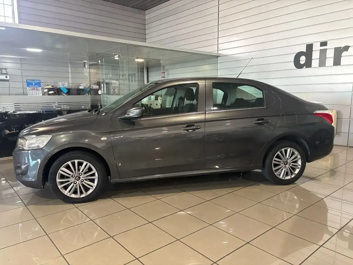 Usado Citroën C-Elysee I Exclusive 100 CV (73 kW) 2015 Gris Berlina