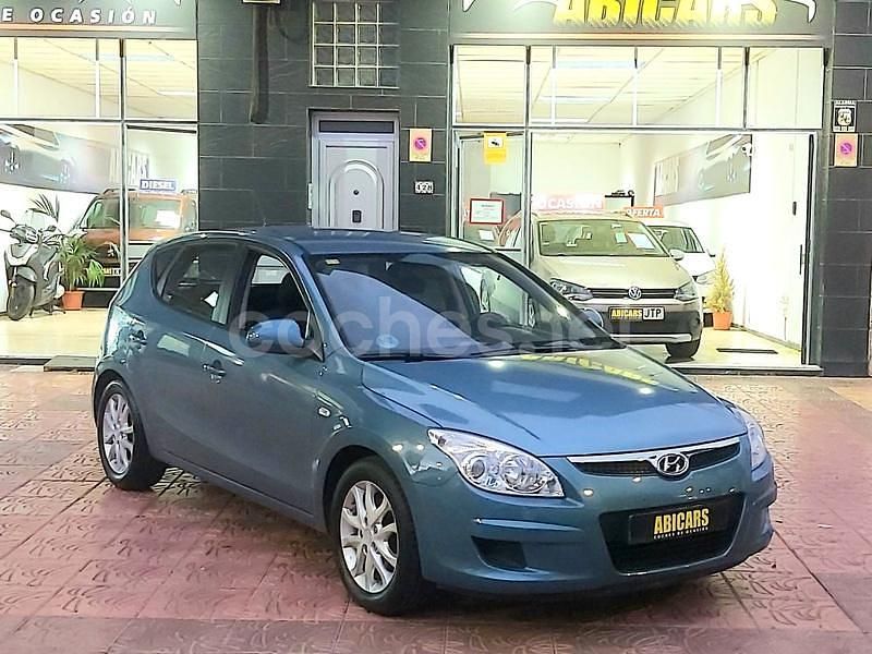 Usado Hyundai i30 Style 122 CV (89 kW) 2007 Azul Berlina