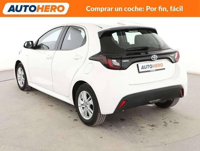 Usado Toyota Yaris Hybrid Business Edition 116 CV (85 kW) 2020 Blanco Berlina