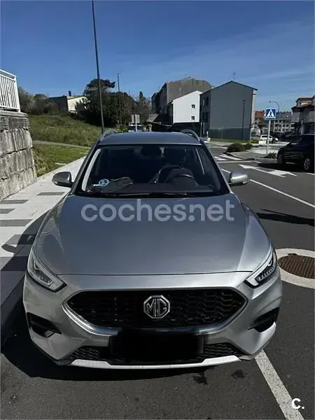 Usado MG ZS Comfort 106 CV (77 kW) 2022 Gris / plata SUV