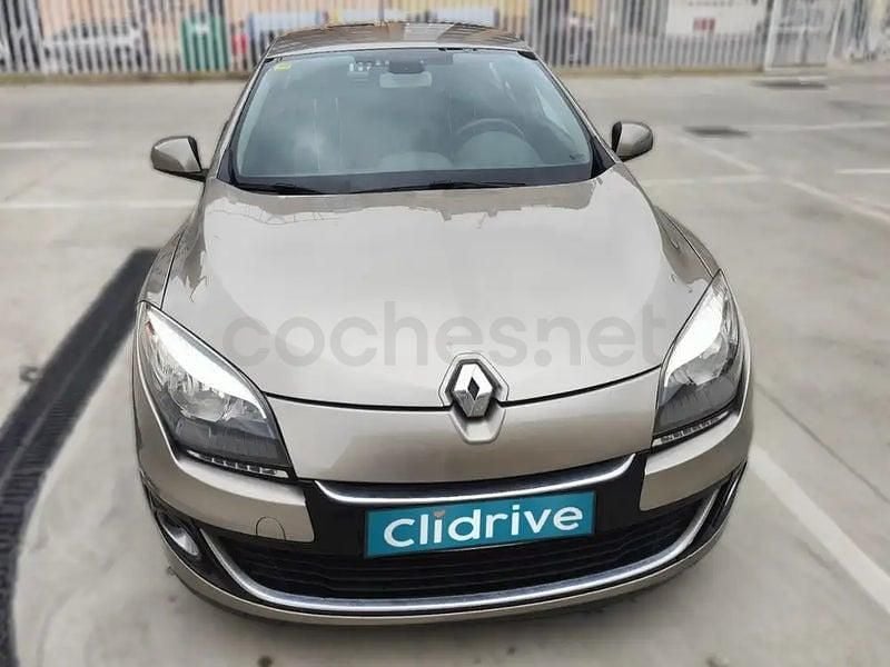 Usado Renault Mégane Dynamique 110 CV (80 kW) 2012 Beige Berlina