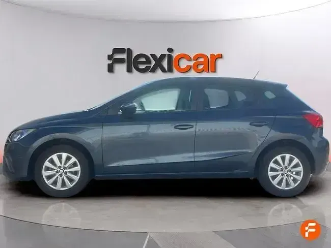Usado Seat Ibiza Reference 80 CV (58 kW) 2019 Gris Utilitario