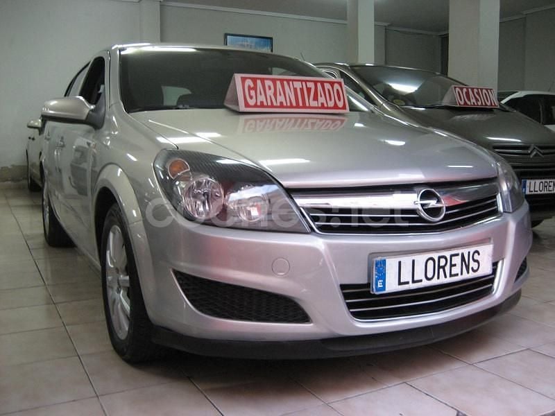Gris / plata Usado 2007 Opel Astra Enjoy Berlina | 3950 € (Precio justo) - Imagen 1/4