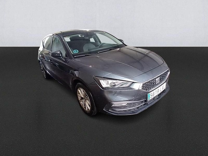 Usado Seat Leon Style 110 CV (80 kW) 2021 Gris Utilitario