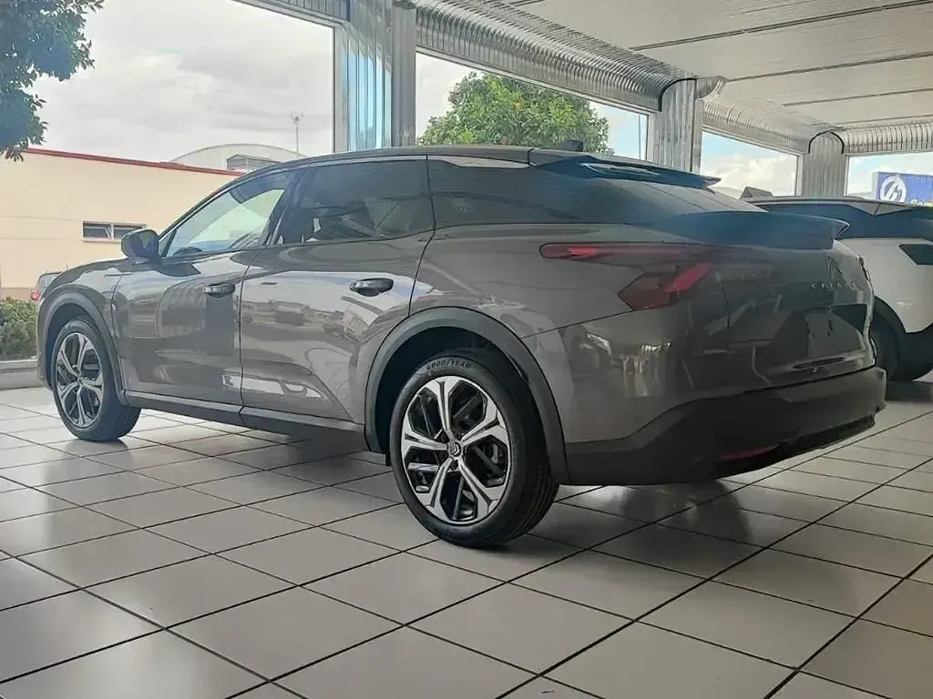 Usado Citroën C5 X Feel 130 CV (95 kW) 2023 Otro Familiar