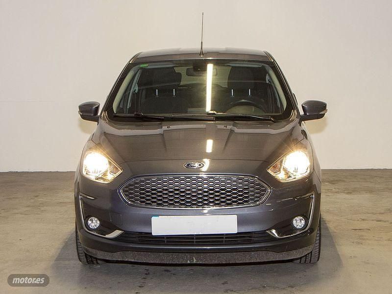 Usado Ford Ka Plus Ultimate 85 CV (62 kW) 2019 Gris Utilitario