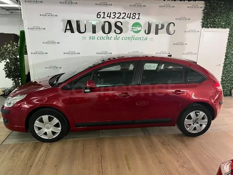 Usado Citroën C4 110 CV (80 kW) 2007 Granate Berlina