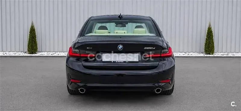 Usado BMW 320e Comfort Edition 204 CV (150 kW) 2022 Negro Berlina