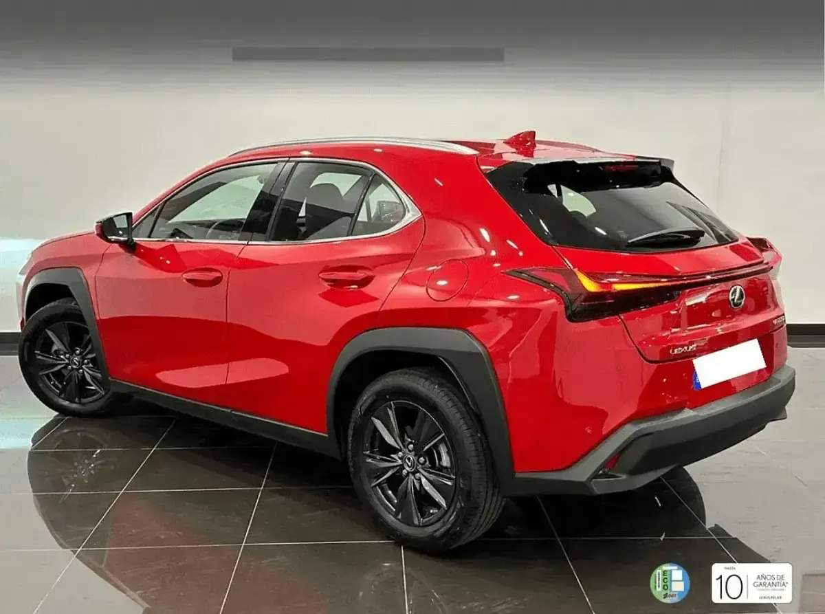 Usado Lexus UX 184 CV (135 kW) 2023 Rojo SUV