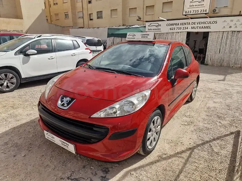 Usado Peugeot 207 90 CV (66 kW) 2008 Rojo Berlina