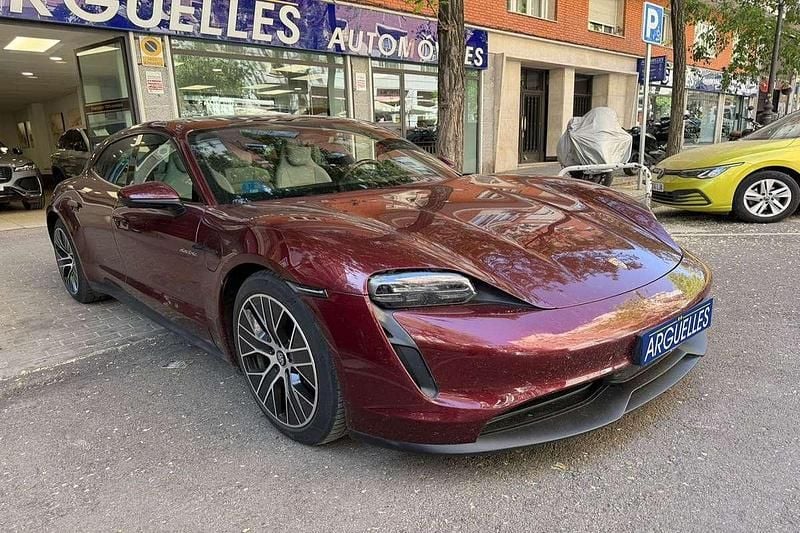 Usado Porsche Taycan Sport Turismo 350 kW (476 CV) 2023 Burdeos Berlina