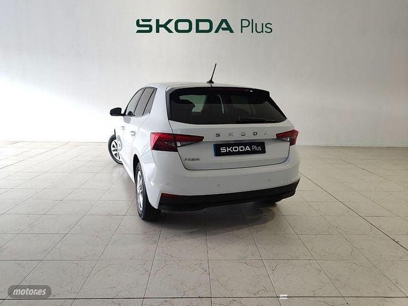 Usado Skoda Fabia Selection 115 CV (84 kW) 2025 Blanco Utilitario
