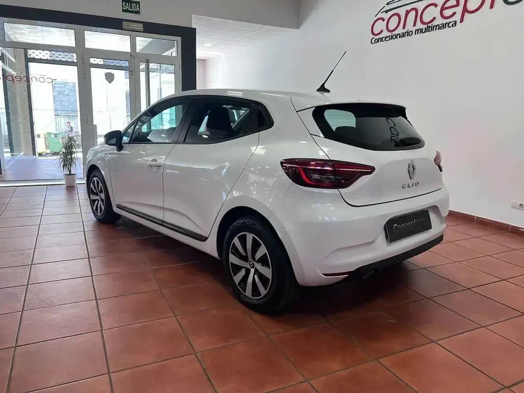 Usado Renault Clio Evolution 91 CV (66 kW) 2023 Blanco Utilitario