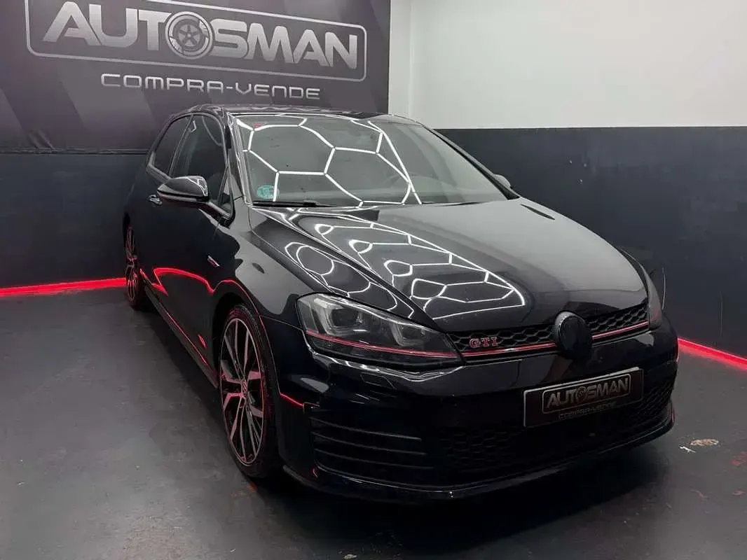 Usado VW Golf VII GTI 230 CV (169 kW) 2016 Negro Utilitario
