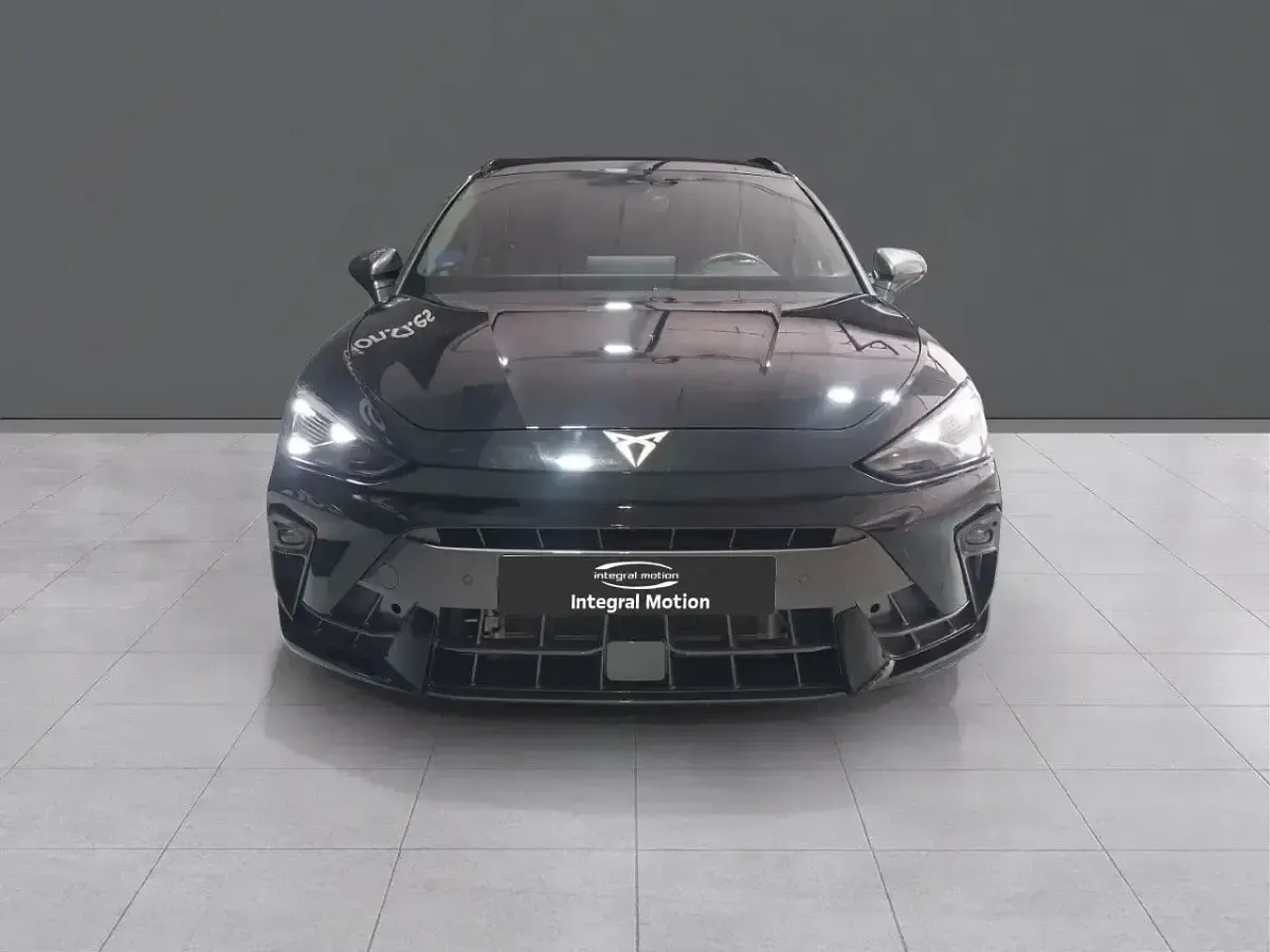 Usado Cupra Leon 204 CV (150 kW) 2025 Negro Familiar