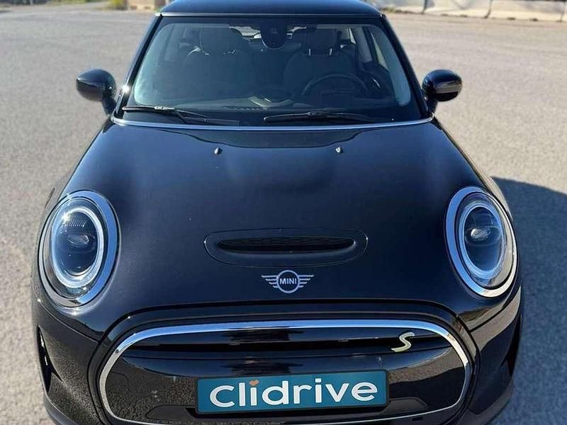 Usado Mini Cooper SE 135 kW (184 CV) 2023 Negro Utilitario