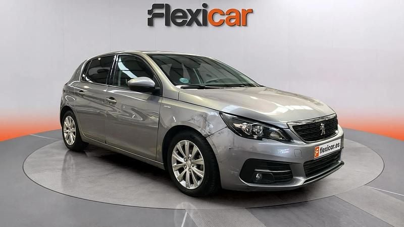 Usado Peugeot 308 Style 131 CV (96 kW) 2020 Gris Utilitario