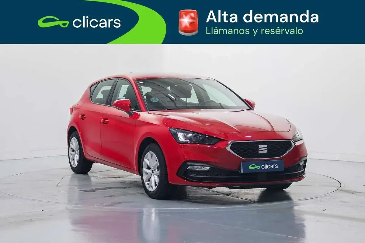 Usado Seat Leon Reference 110 CV (80 kW) 2021 Rojo Utilitario