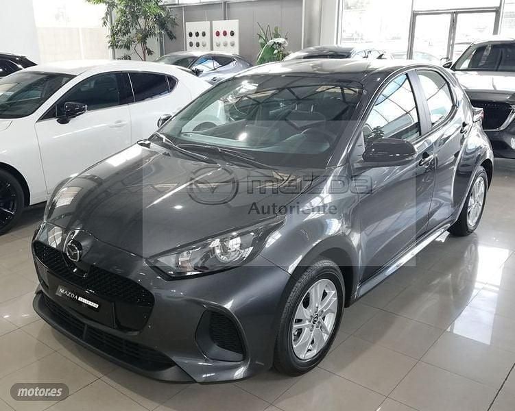 Gris / plata Nuevo 2025 Mazda 2 Center-Line Berlina | 21.890 € (Precio justo) - Imagen 1/4