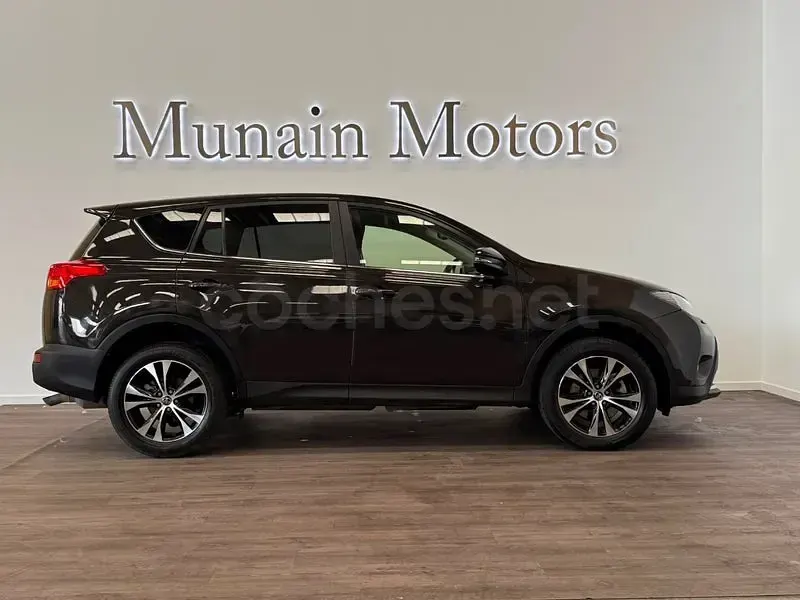 Usado Toyota RAV4 Advance 124 CV (91 kW) 2015 Granate SUV