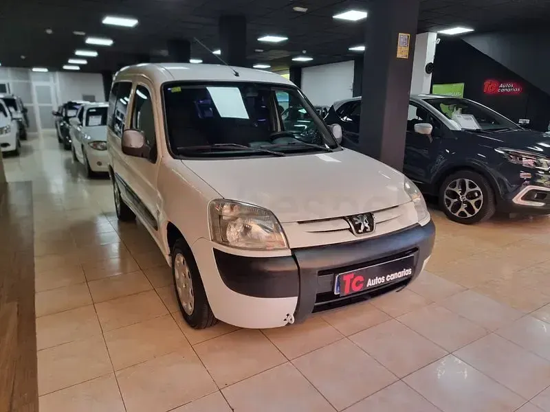 Usado Peugeot Partner Tepee 75 CV (55 kW) 2010 Blanco Monovolumen
