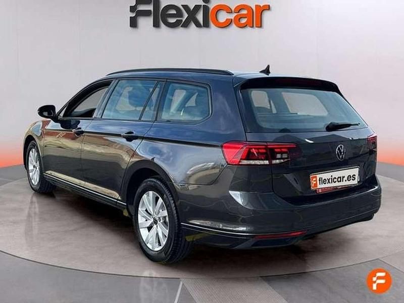 Usado VW Passat Business 120 CV (88 kW) 2020 Azul Familiar