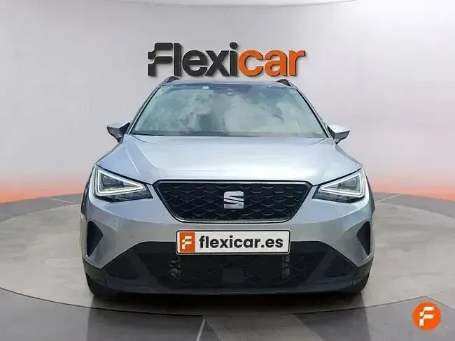 Usado Seat Arona Style 110 CV (80 kW) 2023 Blanco SUV
