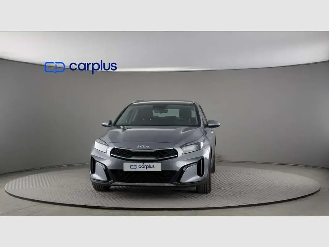 Usado Kia XCeed 120 CV (88 kW) 2022 Plateado SUV