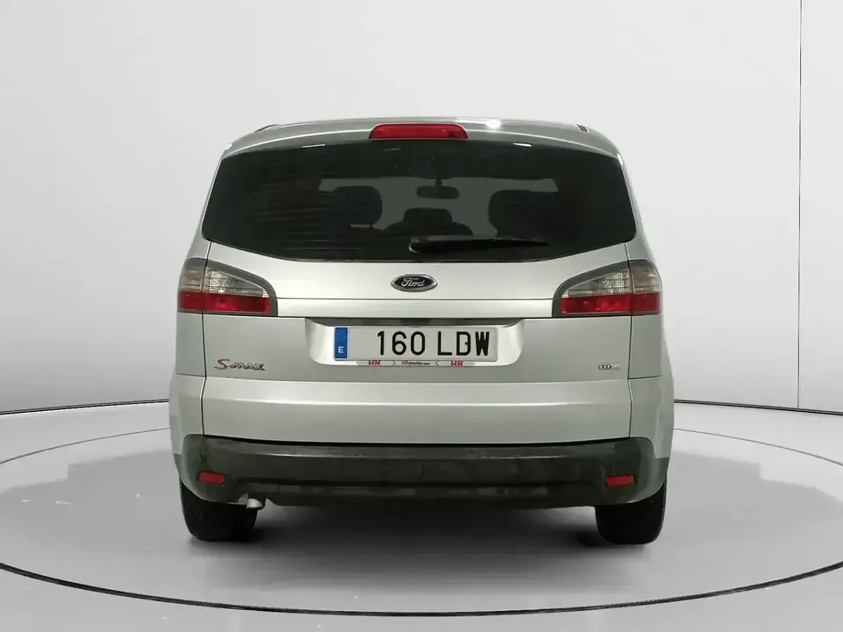 Usado Ford S-MAX Trend 140 CV (102 kW) 2009 Gris Monovolumen