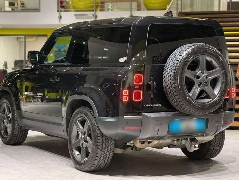 Negro Usado 2021 Land Rover Defender S SUV | 67.900 € (Buen precio) - Imagen 1/4