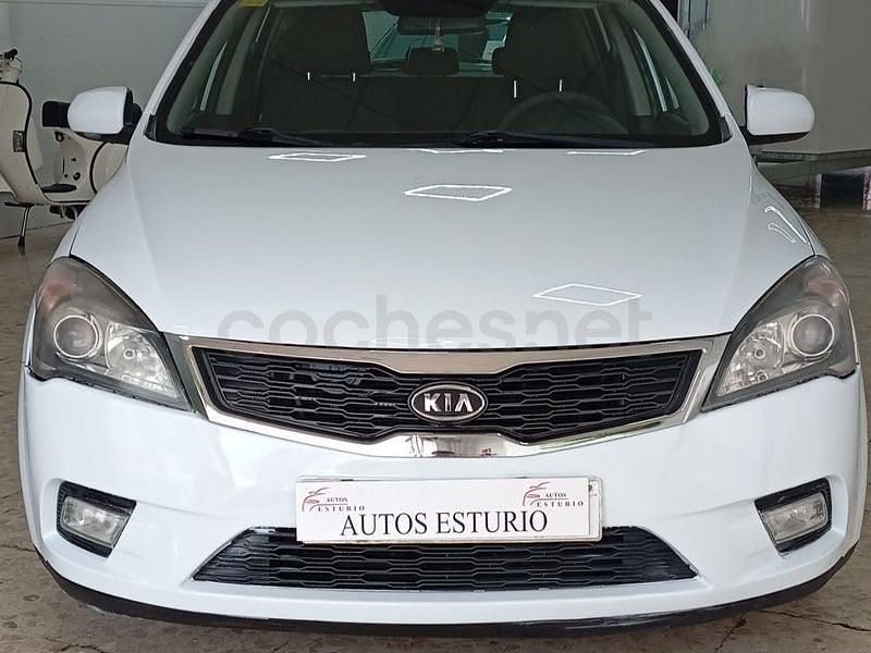 Usado Kia Ceed Active 126 CV (92 kW) 2011 Blanco Utilitario