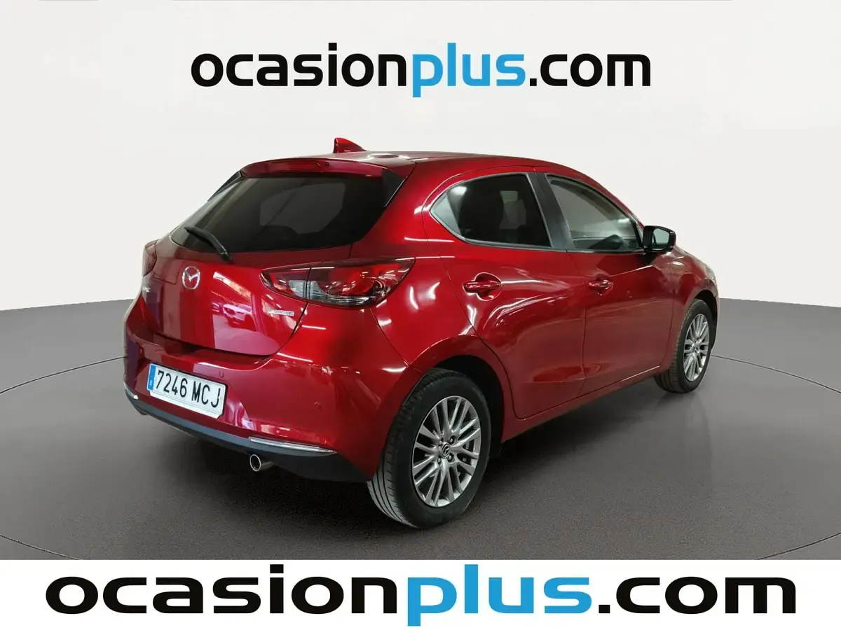 Usado Mazda 2 90 CV (66 kW) 2022 Rojo Utilitario