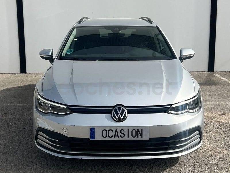 Usado VW Golf VIII 115 CV (84 kW) 2021 Gris / plata Familiar