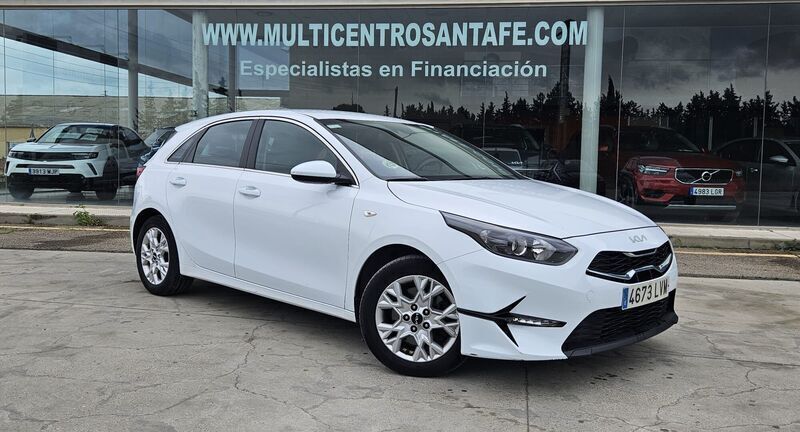 Blanco Usado 2021 Kia Ceed Familiar | 17.950 € (Un poco caro) - Imagen 1/4