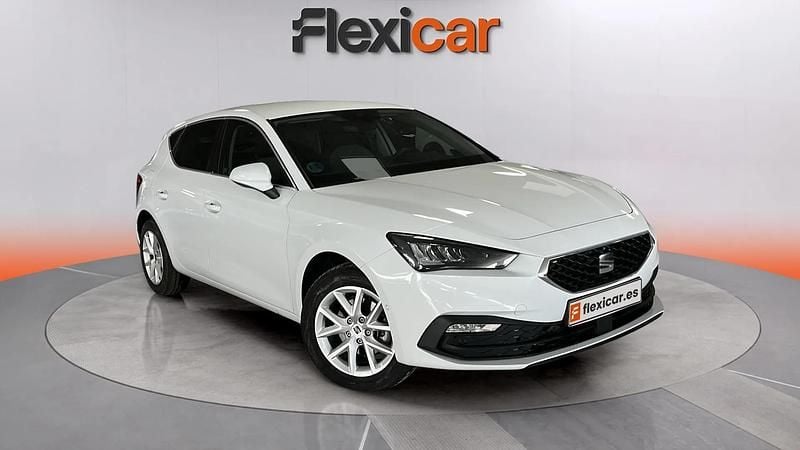 Usado Seat Leon FR 204 CV (150 kW) 2025 Blanco Berlina