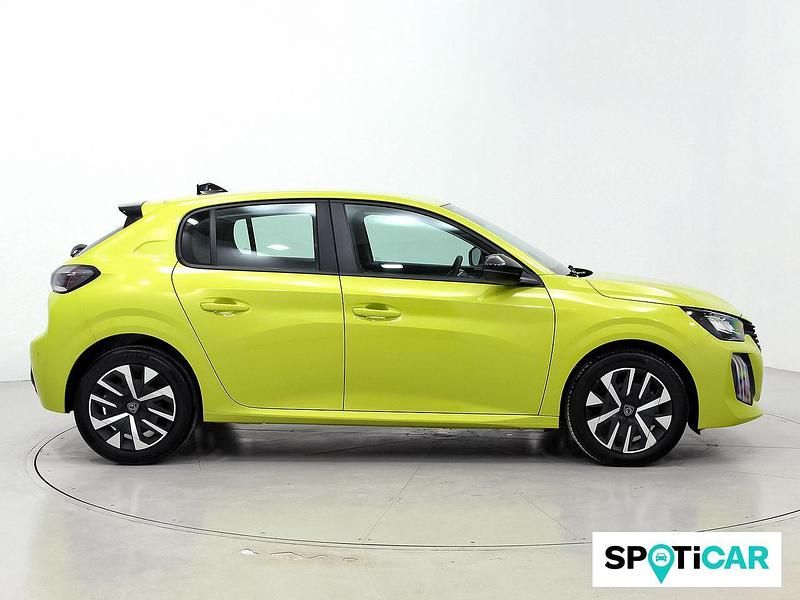 Usado Peugeot 208 Active 102 CV (75 kW) 2024 Amarillo Utilitario