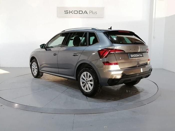 Usado Skoda Kamiq Selection 115 CV (84 kW) 2025 Gris / plateado SUV