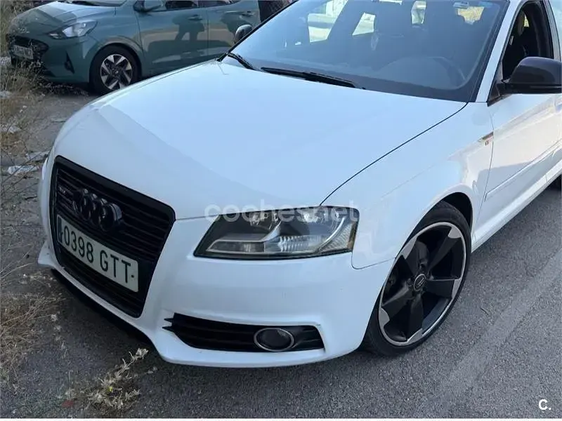 Usado Audi A3 Sportback Ambition 140 CV (102 kW) 2010 Blanco Utilitario