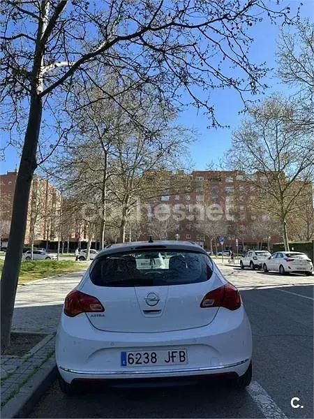 Usado Opel Astra Selective 115 CV (84 kW) 2015 Blanco Berlina