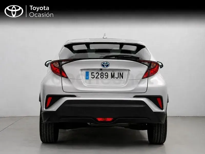 Usado Toyota C-HR Advance 122 CV (89 kW) 2023 Gris / plata SUV