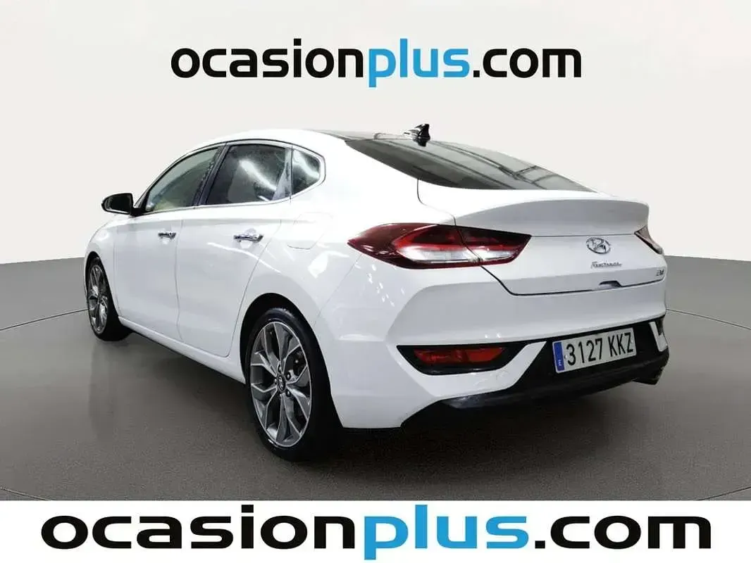 Usado Hyundai i30 Style 140 CV (102 kW) 2018 Blanco Utilitario