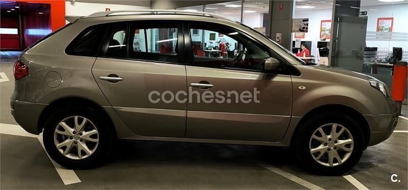 Usado Renault Koleos Dynamique 150 CV (110 kW) 2011 Beige SUV