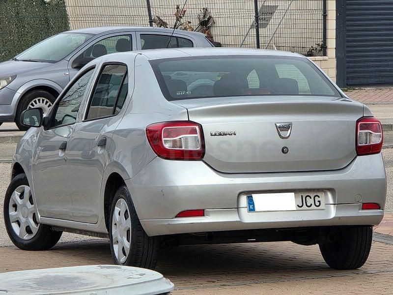 Usado Dacia Logan Ambiance 75 CV (55 kW) 2015 Gris / plata Berlina